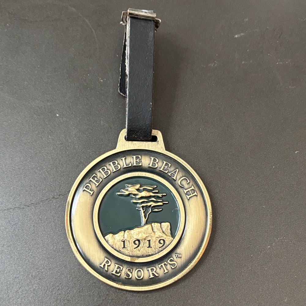 Pebble Beach Gold and Black Bag Tag ⛳️